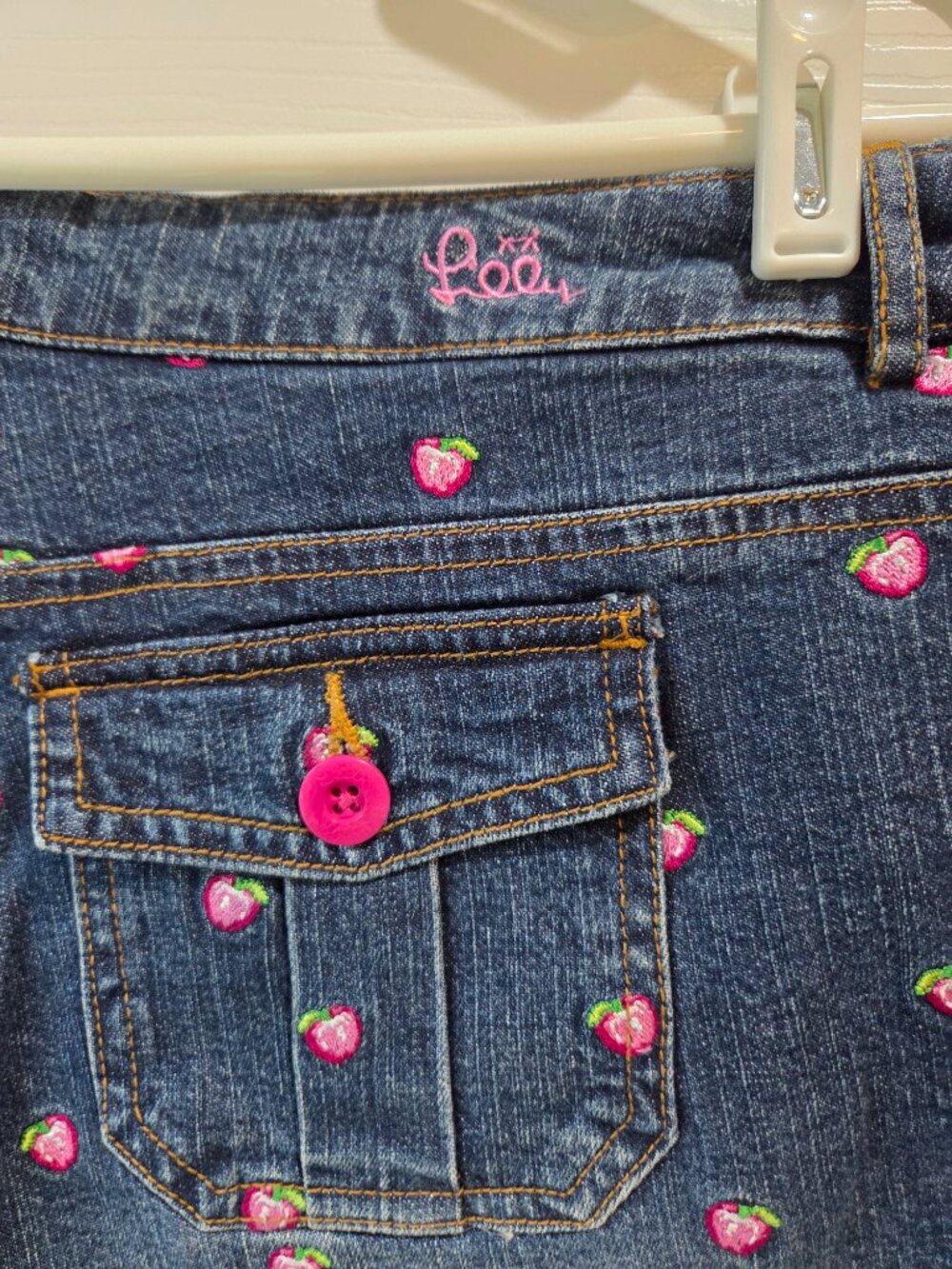 Lilly Pulitzer Women's Jeans Size 14 Embroidered Apple Blue Denim Stretch Capris - Picture 6 of 7